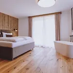 Otel Zaglgut Hotel-chalets, Exclusive And With Air Conditioning, Panoramic Views & Summer Card Included 4*