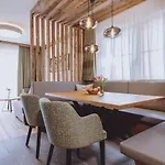 Zaglgut Hotel-chalets, Exclusive And With Air Conditioning, Panoramic Views & Summer Card Included Hotel 4*