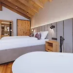 Otel Zaglgut Hotel-chalets, Exclusive And With Air Conditioning, Panoramic Views & Summer Card Included