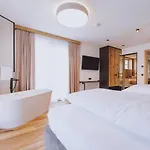 Zaglgut Hotel-chalets, Exclusive And With Air Conditioning, Panoramic Views & Summer Card Included ホテル カプルーン