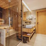 Zaglgut Hotel-chalets, Exclusive And With Air Conditioning, Panoramic Views & Summer Card Included 4* Kaprun