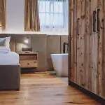 ホテル Zaglgut Hotel-chalets, Exclusive And With Air Conditioning, Panoramic Views & Summer Card Included カプルーン