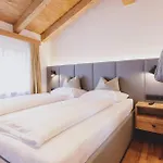 Zaglgut Hotel-chalets, Exclusive And With Air Conditioning, Panoramic Views & Summer Card Included Hotel