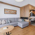 Zaglgut Hotel-chalets, Exclusive And With Air Conditioning, Panoramic Views & Summer Card Included Otel