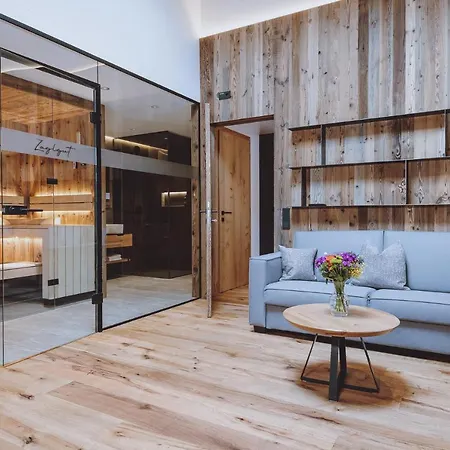 Zaglgut Hotel-chalets, Fantastic Views, In Ski-out In Winter, Air Conditioning In Summer Ξενοδοχείο