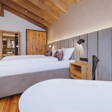 Otel Zaglgut Hotel-chalets, Exclusive And With Air Conditioning, Panoramic Views & Summer Card Included