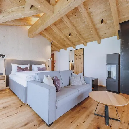 מלון Zaglgut Premium Hotel & Chalets, Zell Am See-Kaprun - Wellness & Infinity Pool, Air Conditioning, Panoramic Views & Summer Card Included