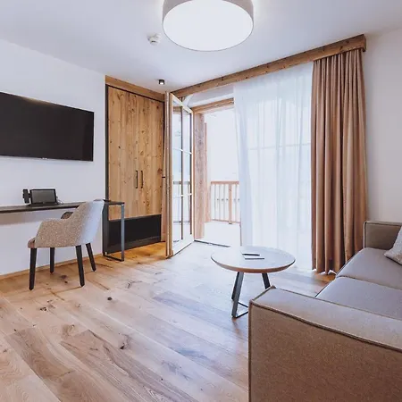 Zaglgut Hotel-chalets, Exclusive And With Air Conditioning, Panoramic Views & Summer Card Included Otel 4*