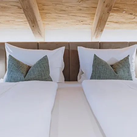 Zaglgut Hotel-chalets Wellness & Views With Summer Card Included 卡普伦