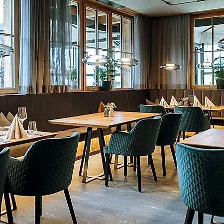 מלון Zaglgut Premium Hotel & Chalets, Zell Am See-Kaprun - Wellness & Infinity Pool, Air Conditioning, Panoramic Views & Summer Card Included