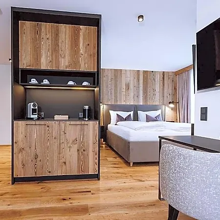 Zaglgut Premium Hotel & Chalets, Zell Am See-Kaprun - Wellness & Infinity Pool, Air Conditioning, Panoramic Views & Summer Card Included Kaprun