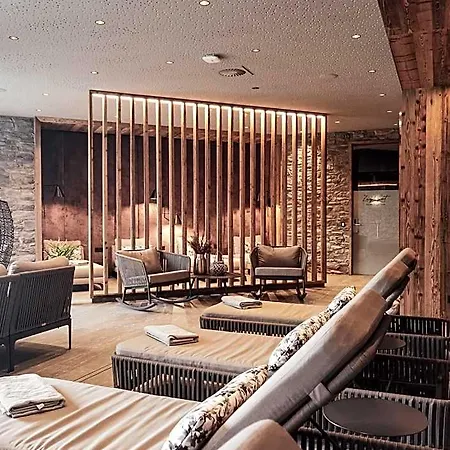 Zaglgut Premium Hotel & Chalets, Zell Am See-Kaprun - Wellness & Infinity Pool, Air Conditioning, Panoramic Views & Summer Card Included מלון 4*