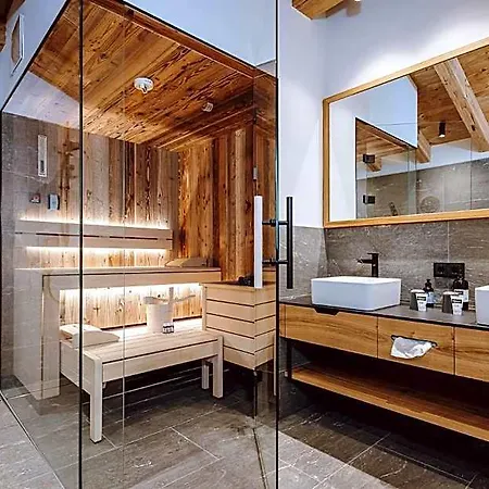 Zaglgut Premium Hotel & Chalets, Zell Am See-Kaprun - Wellness & Infinity Pool, Air Conditioning, Panoramic Views & Summer Card Included 4*
