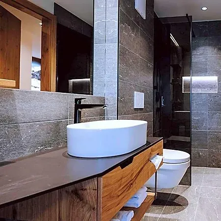 Zaglgut Premium Hotel & Chalets, Zell Am See-Kaprun - Wellness & Infinity Pool, Air Conditioning, Panoramic Views & Summer Card Included Kaprun